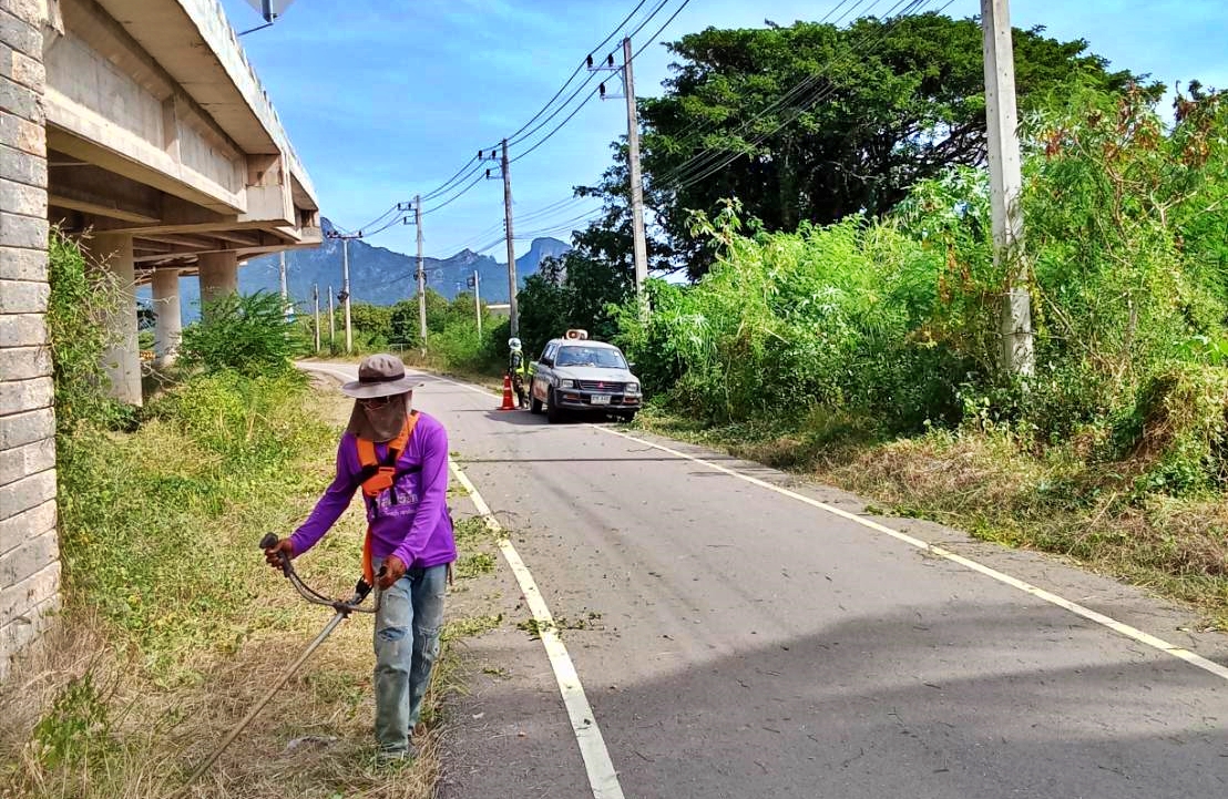 ปรับปรุงภูมิทัศน์ ซอยประสิทธิ์สัมพันธิ์ หมู่ที่ 7 บ้านสวนขวัญ และสายนาทอง-คลองวาฬ หมู่ที่ 8 บ้านนาทอง