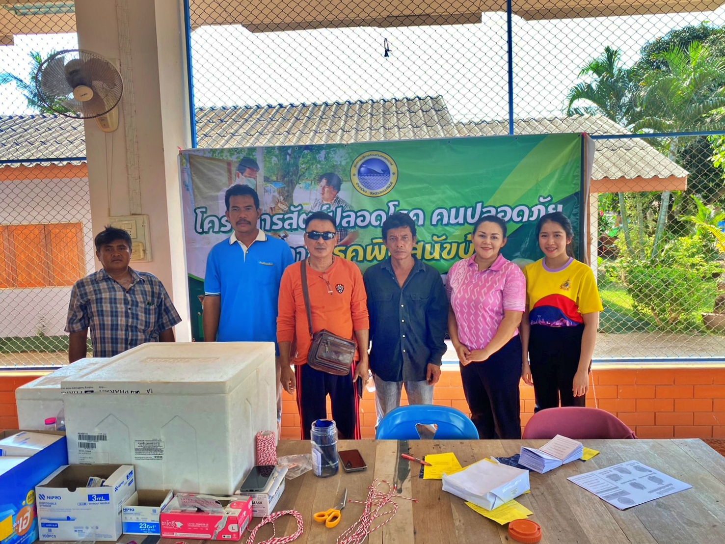 โครงการสัตว์ปลอดโรค คนปลอดภัย จากโรคพิษสุนัขบ้า ประจำปี 2568 ออกบริการฉีดวัคซีนป้องกัน โรคพิษสุนัขบ้า แก่สุนัขและแมวในเขตพื้นที่ หมู่ที่ 2 บ้านหนองหิน และหมู่ที่ 7 บ้านสวนขวัญ